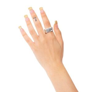 iGirl Post Mortem Collection Pure Ring